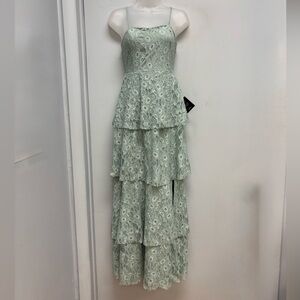 ✨ Lulus Sage Green Lace Tiered Maxi Dress | Romantic Occasion Style ✨NWT ✨ Small
